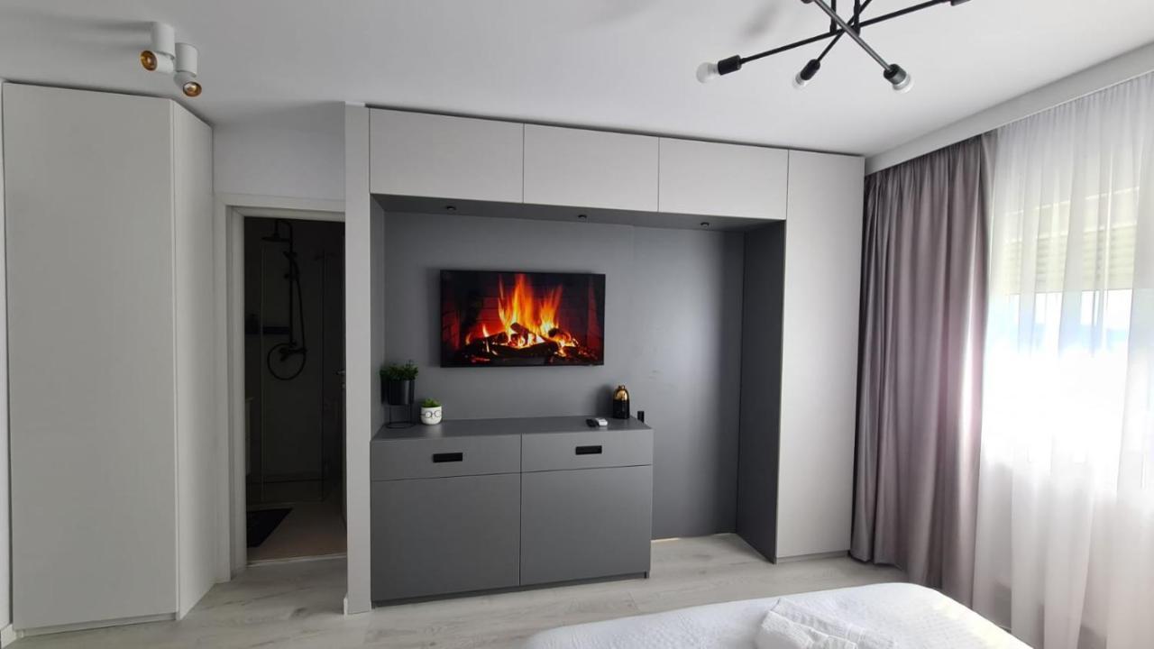 Government Deluxe Studio By Magic Apartments Bukarest Exterior foto